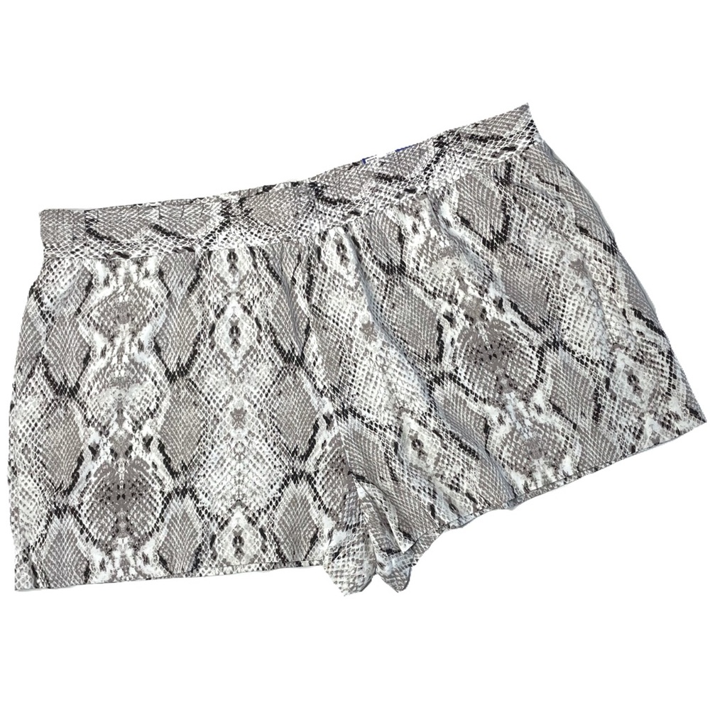 Apt.9 Plus Size 1X mid rise shorts